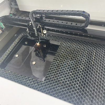Daqin Mobile 30W Screen Protector Laserowa maszyna do cięcia z profesjonalnym oprogramowaniem do projektowania